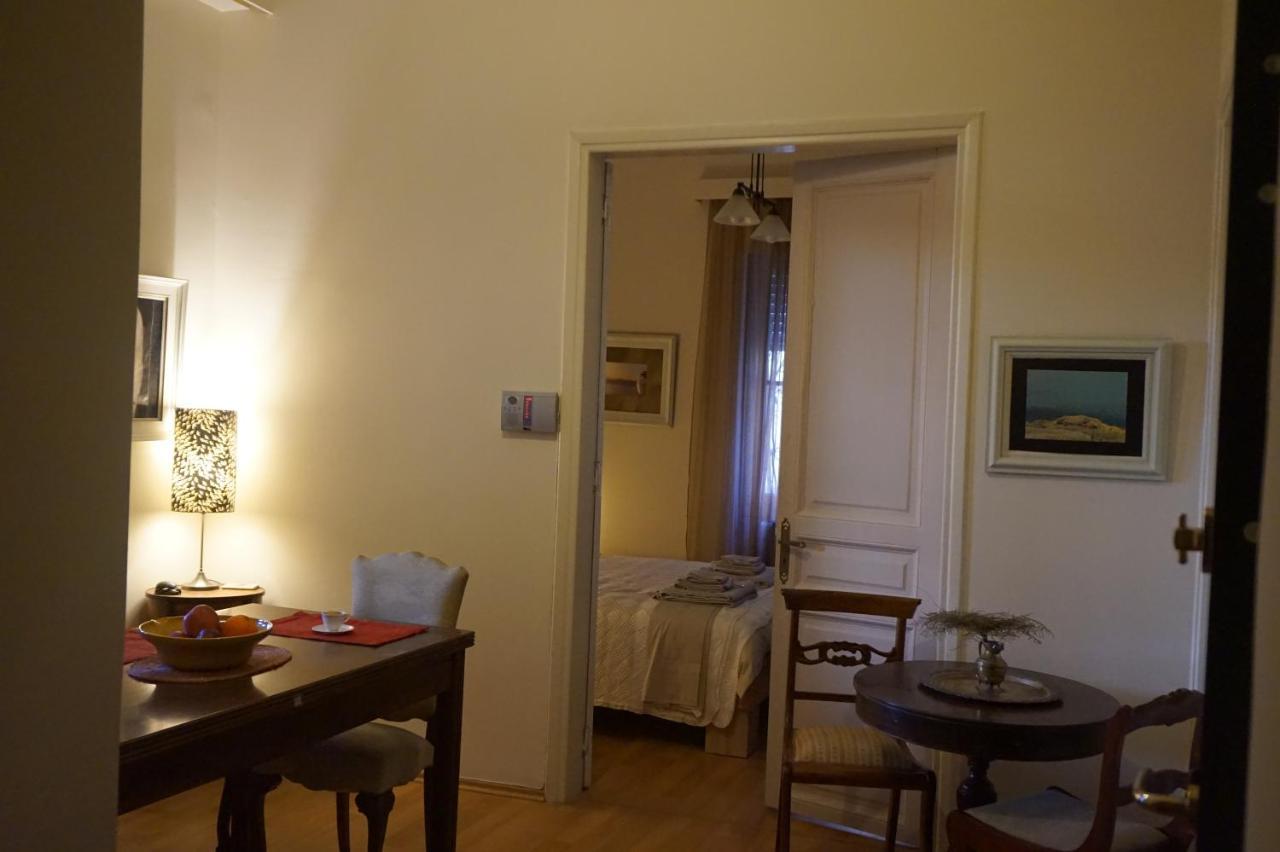 Independent Entrance Apt - 130M2 - Garden - Private Parking Apartment Атина Екстериор снимка